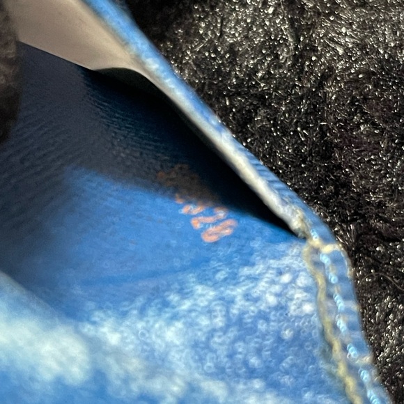 Authentic Vintage Louis Vuitton Blue Epi Wallet. Unisex